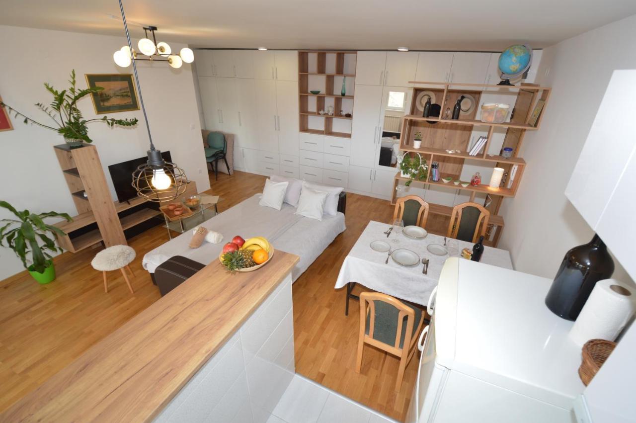 Shine24 - Spacious And Bright Apartment - New Újvidék Kültér fotó